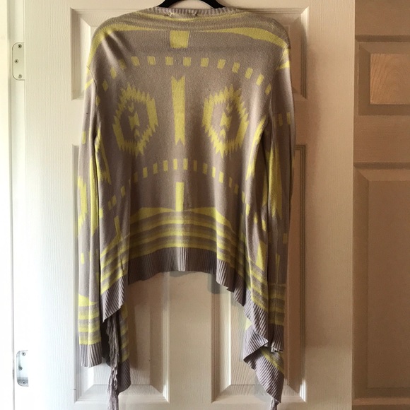 Yellow and grey lammles cardigan - Picture 2 of 2